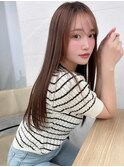 ツヤ感たっぷりのブラウンロング × 上質な切りっぱなし