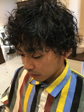 バーバー アカダマ ツイスト風パーマ