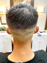 スリーズヘアー(3's hair) スキンフェードクロップ