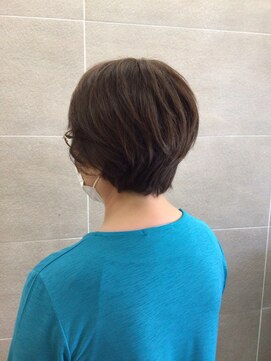 ボネッカ 鶴見(BONECCA) ウイッグに馴染むカットカラー　石黒聡子