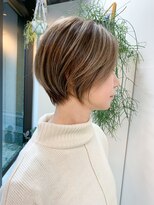 ミィ 表参道(mee.)&nbsp;【mee.】ハセガワヒトシ　丸み　ハイライトショート