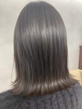 インビテーション(invitation) 大人ミディ◎オリーブアッシュカラー