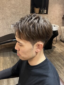 ブラッシュ アップ(Brush Up) ツーブロックショート×アッシュカラー