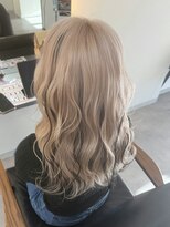 リエンスクレア(RIENS xrea)&nbsp;羽エクステ*ローライト*ホワイトミルクティー*ブリーチ*山本優舞