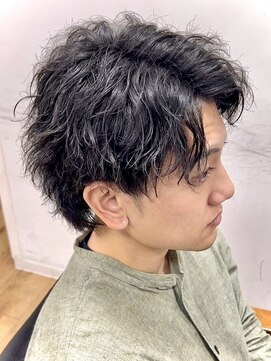 デプト(DEPT.) センターパートツイストスパイラルパーマメンズサロンバーバー