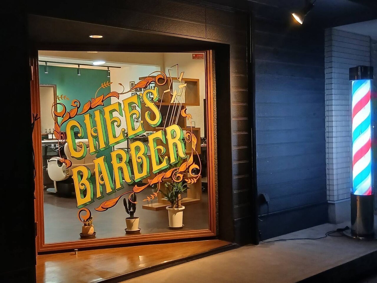 鏡 ヘアサロン バーバー バーバーバー 千葉(BARBER-BAR)｜ホットペッパービューティー