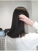 地毛風グレージュ/切りっぱなし/鎖骨ミディ/ぱつっとカット