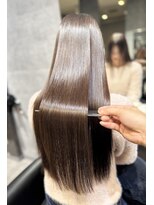 アンダーバーホワイト(_WHITE)&nbsp;うるツヤ髪/トレンドヘア