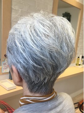 マリーナヘアー(marina hair) グレーカラー　ショート
