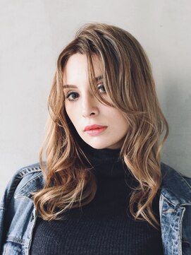 リバレッジ 広尾(Leverage) 白髪があってもできる大人の外国人風ブロンドカラー