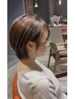 エミュー(emue)&nbsp;emue京都◯20代30代人気の耳かけショートおくれ毛◯中島