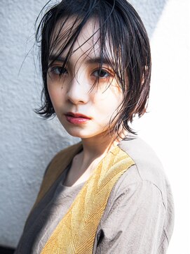 シー 岡崎(,SHE) ウェットショートボブ