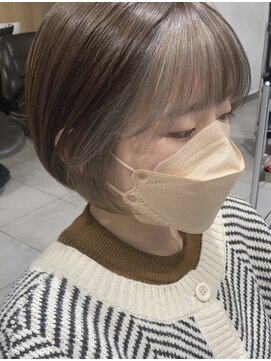 ティオル(Tioll) ショートヘア×フェイスフレーミング