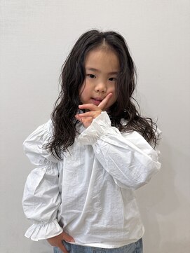 ピース(PEACE) 小学生コテ巻き風パーマ