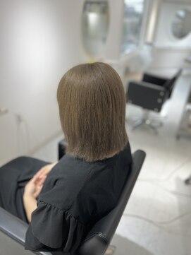 ミルメルシー(Mille mercis) ブリーチ(2回)／ダブルカラー／白髪ぼかし／アッシュベージュ