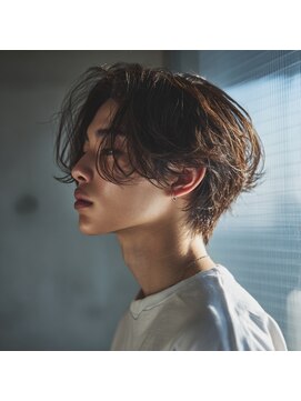 センターパート×毛流れパーマ