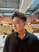 エディ(Edy) パーマフェザーパーマスパイキーショート刈り上げ眉毛カット