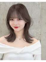 ヴィヴィッド オモテサンドウ(ViViD omotesando)&nbsp;20代　30代　アッシュブラウン　くびれヘア　ミディアムボブ