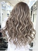 アッシュグレージュ×ハイライト
