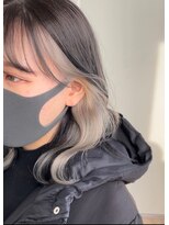 ツキ 横浜店(tuki)&nbsp;インナーカラーミルクティーベージュシルバーイヤリングカラー