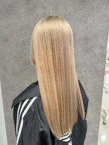 エアー 青山(AIR)&nbsp;ブロンドベージュカラーサラ艶ロングヘア