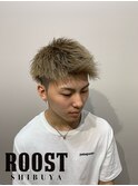短髪×ミルクティーベージュ