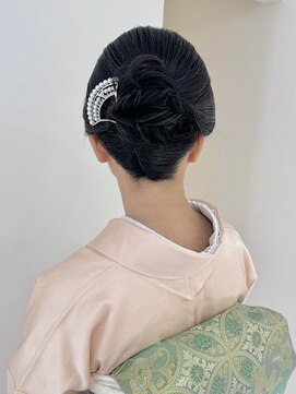 モカラ バイ レーコ(mokara by REKO) 夜会巻きアレンジ