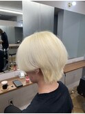 ホワイトブロンドセンターパート