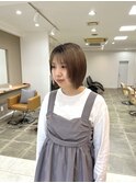 顔周りレイヤーで個性派切りっぱなしボブ／里見美穂