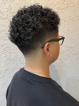 ゼル サプリ せんげん台(ZELE supple) バーバー風カーリーパーマ