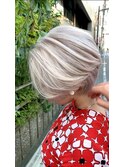 ホワイト　ショートカット　シャドールーツ