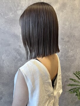 ザ ラブズ ラフズ ヘアー 本店(the loves laughs hair) ミディアムグレージュ/切りっぱなしボブ