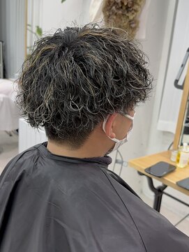 メンズサロン スイ 春日井(MEN'S salon SUI) 波巻きパーマ×金メッシュ マッシュカット
