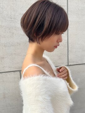 フリー(Free) 大人似合わせハッシュカットバーガンディチャコールグレー