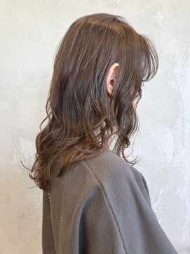 エリマバイフィフス 調布(elima by fifth) 調布イルミナカラーレイヤーボブウルフショートカットベージュ