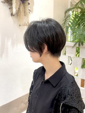 フゥカ 類家店(fuka) 青森 八戸 丸み前下がり 黒髪ショート20代30代40代50代