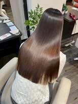 ヨンセンチメートルヒロサカ(4cm HIROSAKA)&nbsp;髪質育成ストレート