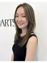 ハーツオオサカ(HE:ARTS OSAKA)&nbsp;センターパート大人デザインハイトーンカラー