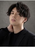センターパート×スパイラルパーマ×サイドパート×men's髪型