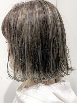 ディーナ(D'na) 『D'na』グレーバレイヤージュボブ 清水