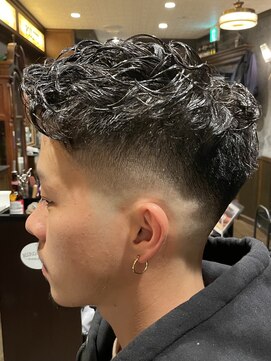 ヒロギンザ 横浜店(HIRO GINZA) アイロンパーマ×フェード