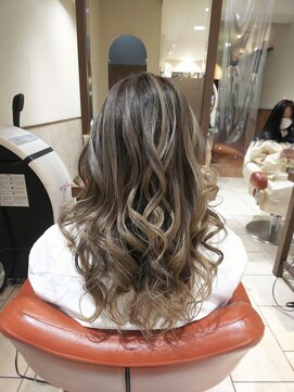 ネオリーブチノ 登戸店(Neolive cino) 白髪馴染ませハイライト バレイヤージュ  セミディ