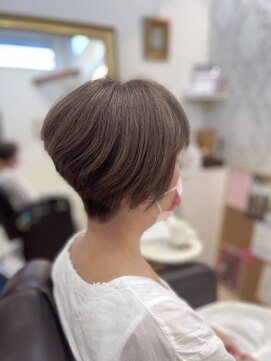 サロンドハル(salon de haru) 美魔女ショート