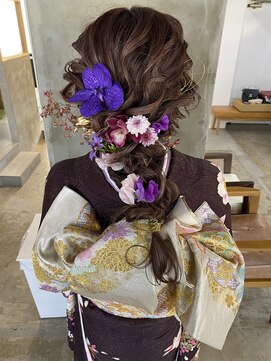 フリーラ 横浜(freera) 黒髪/グレーベージュ/レイヤーロング/前髪パーマ[横浜駅]