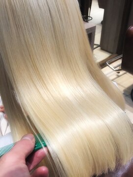 ロアナ 六本木(LOANA ROPPONGI) 髪の艶を出したい方へ!理想な艶髪!【岡野】