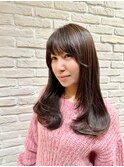 クラシカルなふんわりフェミニンロングヘア