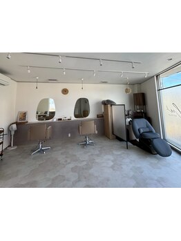 ベテランスタイリストによるマンツーマン施術で、周りを気にせず髪のお悩みやご要望も相談しやすい♪