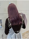 ピンクベージュ