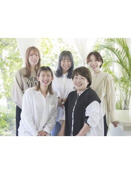 女性スタイリストが多数在籍！女性ならではの視点で、髪のお悩みをしっかり解決◎お気軽にご相談ください♪