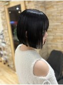 切りっぱなしボブ/小顔/前下がりショート/色っぽボブ/艶感/艶髪